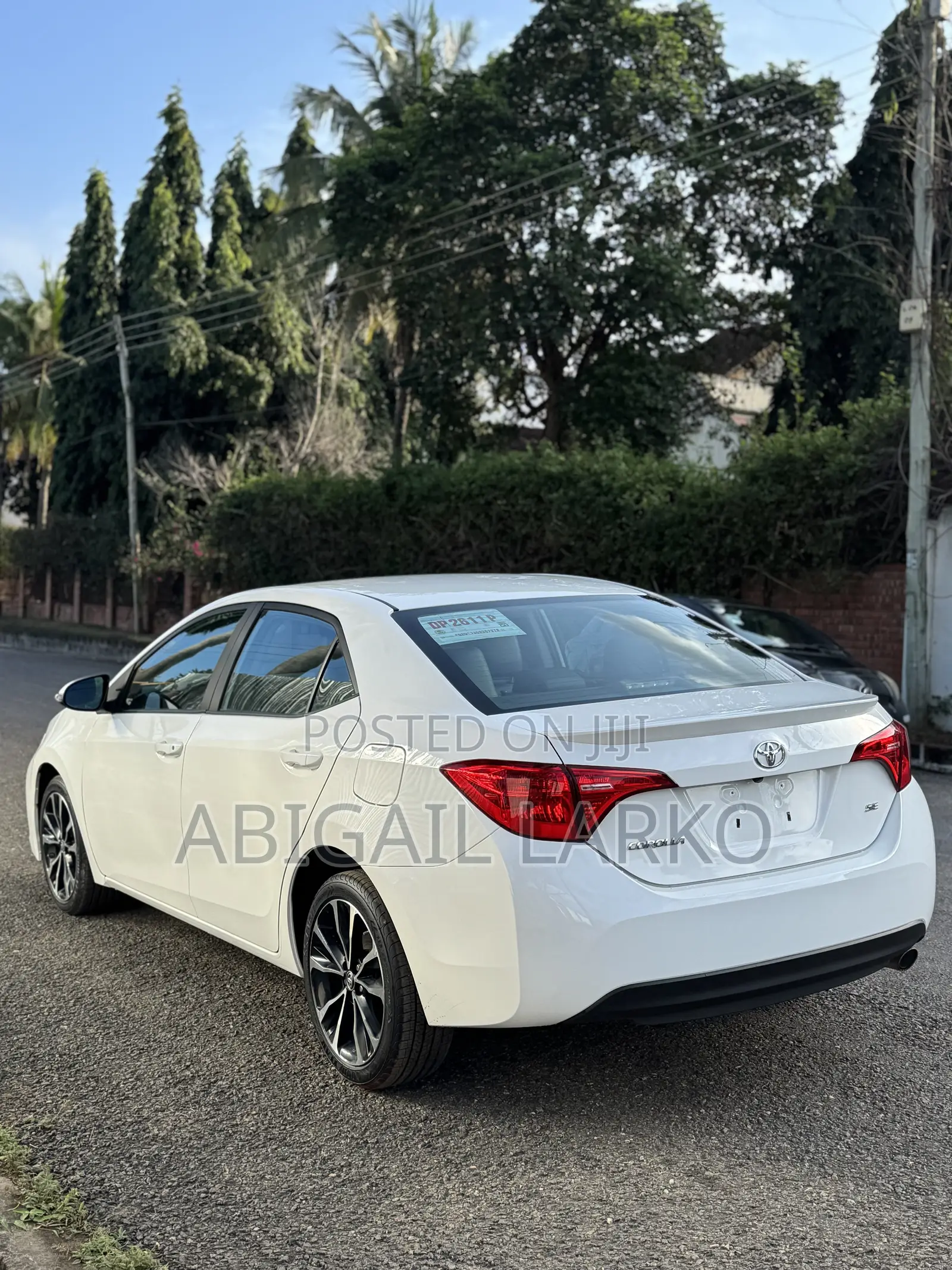 Toyota Corolla SE (1.8L 4cyl 6M) 2019 White