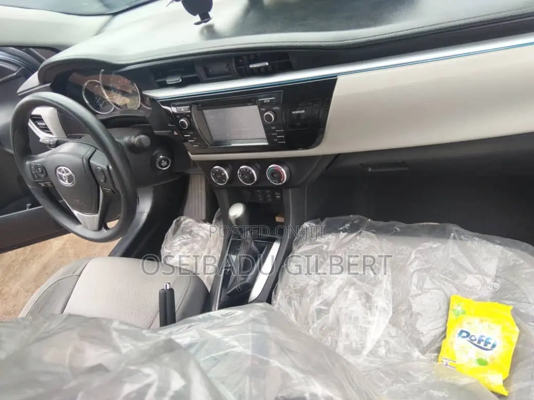 Toyota Corolla 2016 Gray