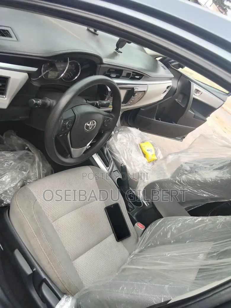 Toyota Corolla 2016 Gray