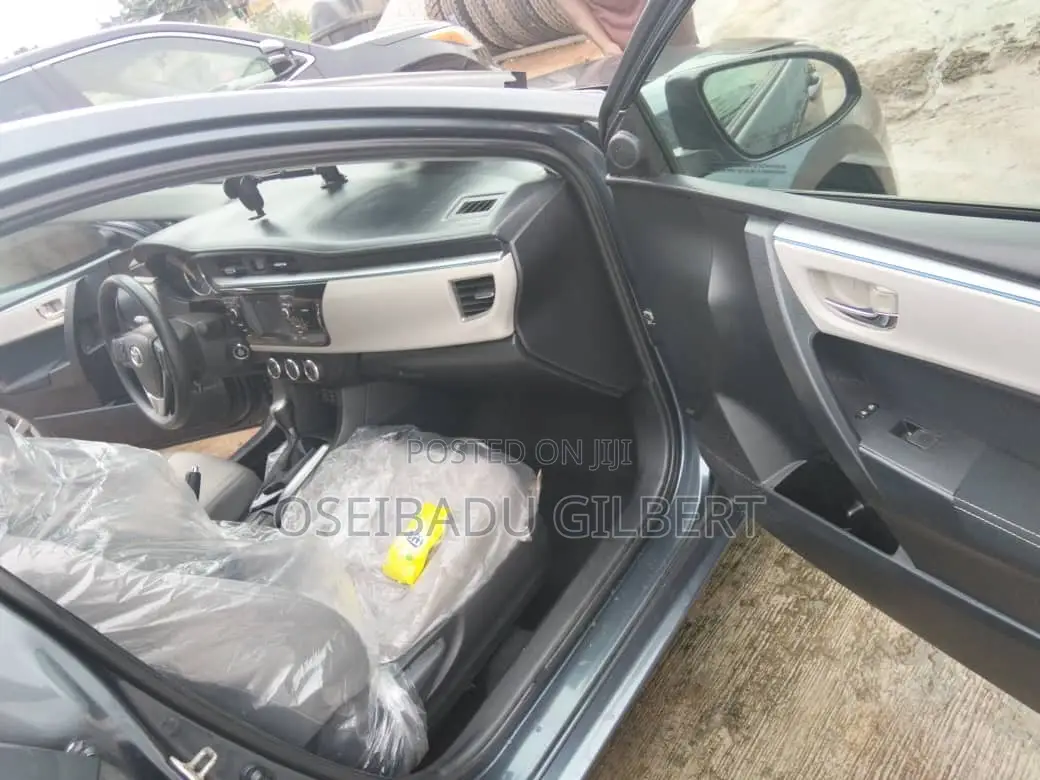 Toyota Corolla 2016 Gray