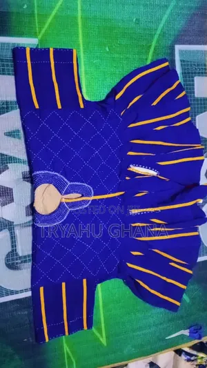 Batakari Smock With Embroidered Hat Detail for Sale at Tryahu