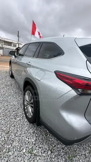 Toyota Highlander Limited AWD 2023 Gray