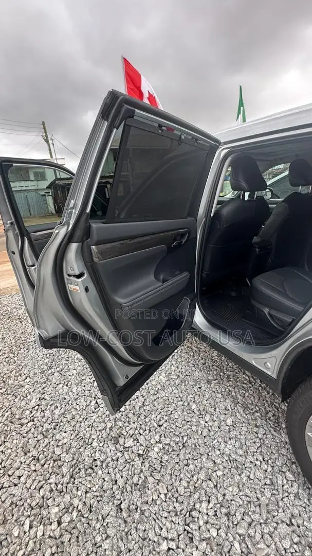 Toyota Highlander Limited AWD 2023 Gray