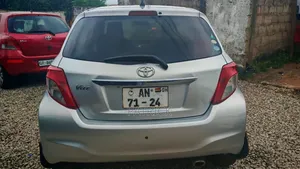 Toyota Vitz 1.3 FWD 5dr 2012 Silver