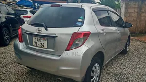 Toyota Vitz 1.3 FWD 5dr 2012 Silver