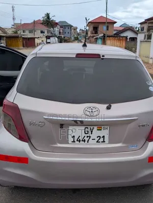 Toyota Vitz 2013 Pearl