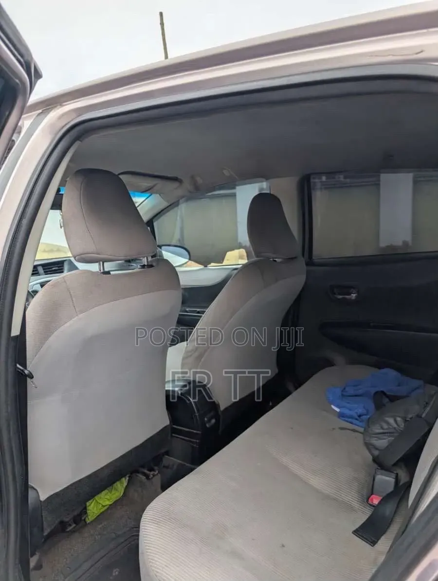 Toyota Vitz 2013 Pearl