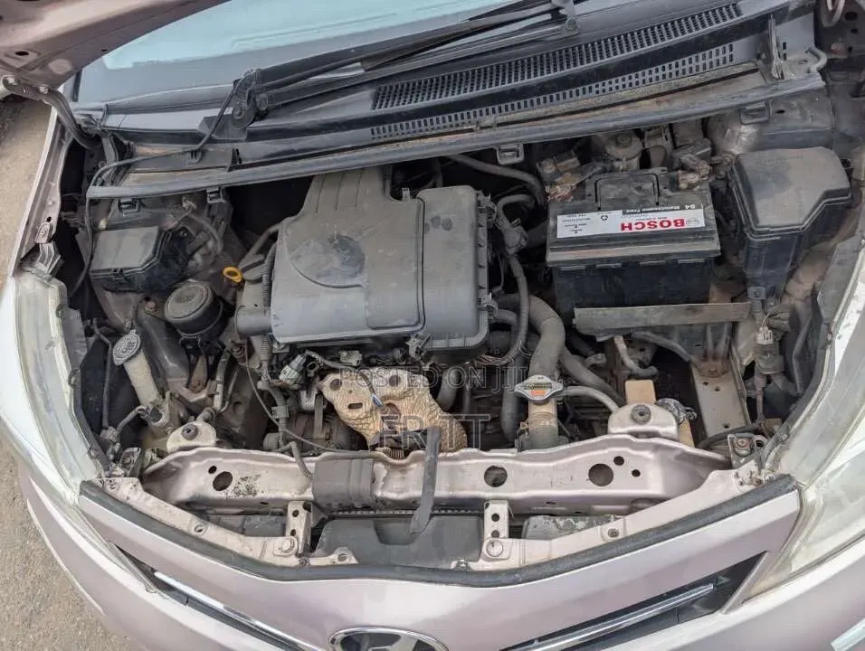 Toyota Vitz 2013 Pearl