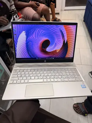Laptop HP Pavilion 15 8GB Intel Core i5 HDD+SSD 1T