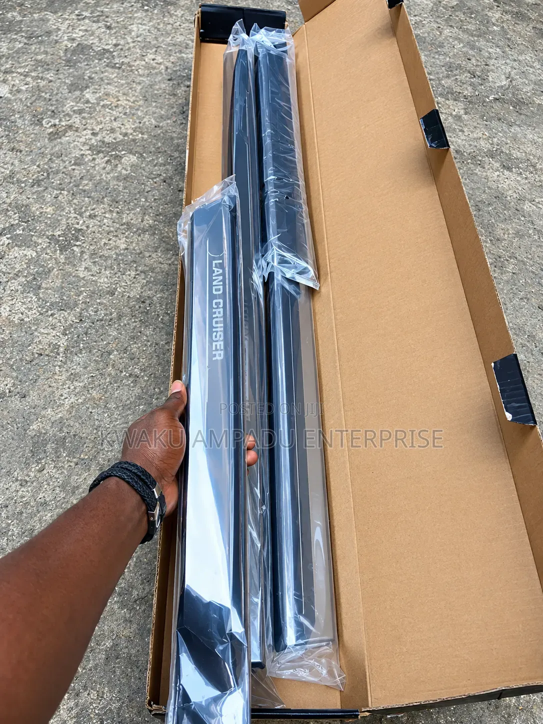 Toyota Land Cruiser LC200 2016–2020 Door Side Moulding – Chrome