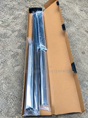 Toyota Land Cruiser LC200 2016–2020 Door Side Moulding – Chrome