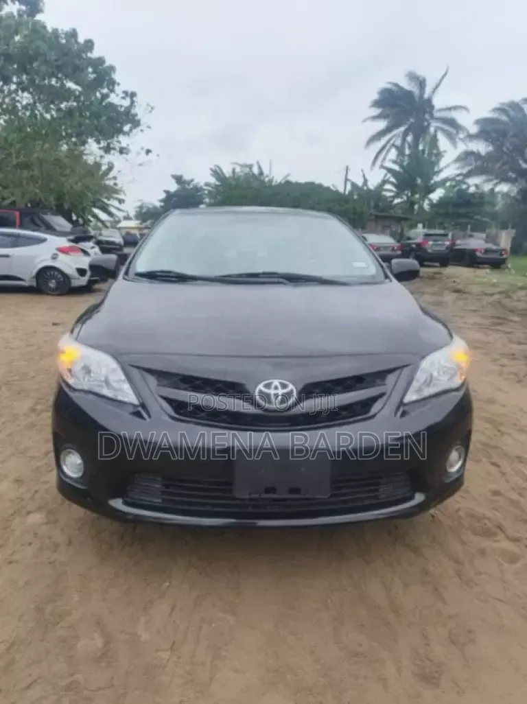 Toyota Corolla 2012 Black