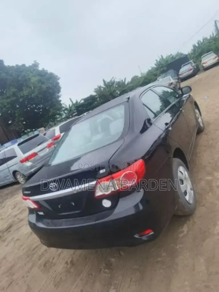 Toyota Corolla 2012 Black