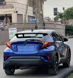 Toyota C-HR 2021 Blue