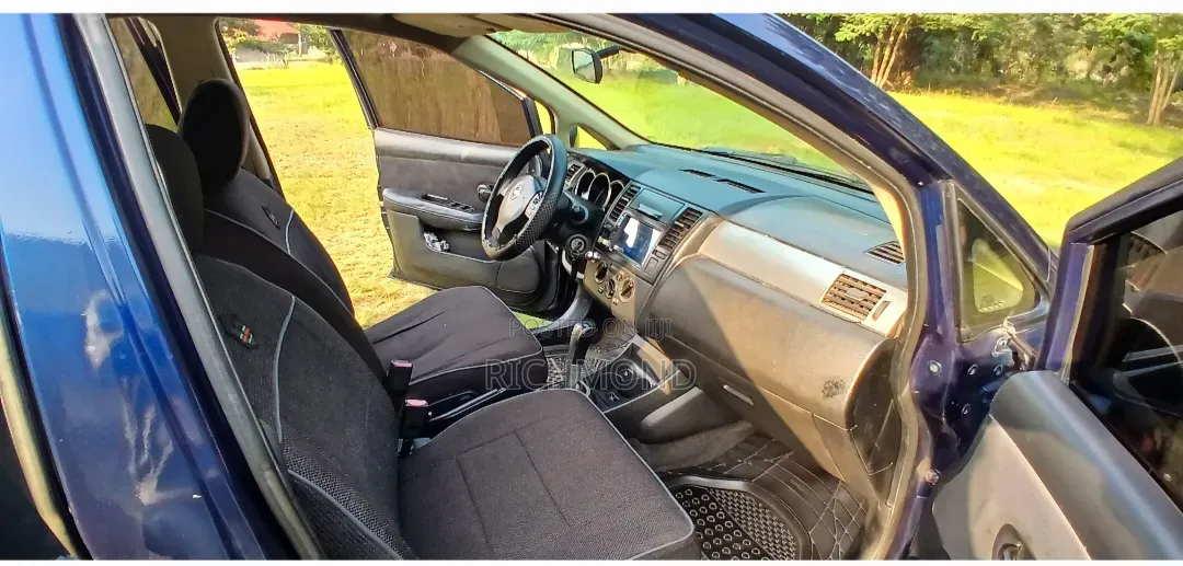 Nissan Versa 1.8 S 2009 Blue