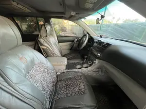 Toyota Highlander Sport 2010 White