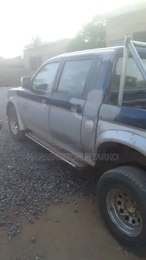 Mitsubishi L200 1993 Gray