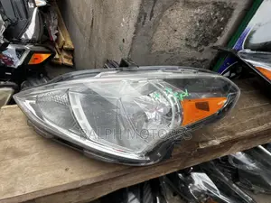 Nissan Versa 2015-2019 Headlight Pair