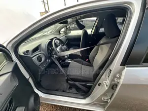 Toyota Vitz 2014 Silver
