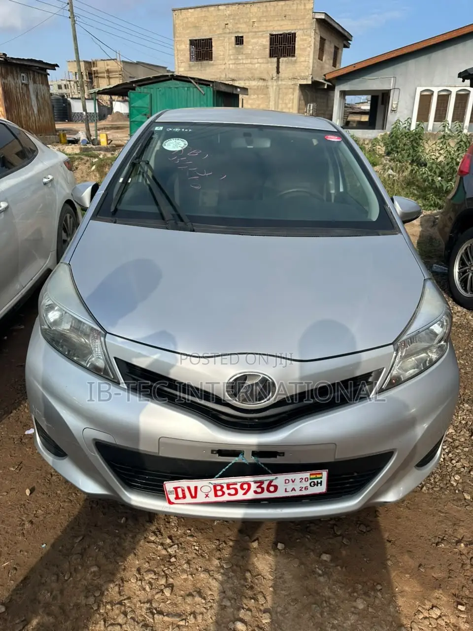 Toyota Vitz 2014 Silver