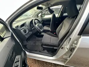 Toyota Vitz 2014 Silver
