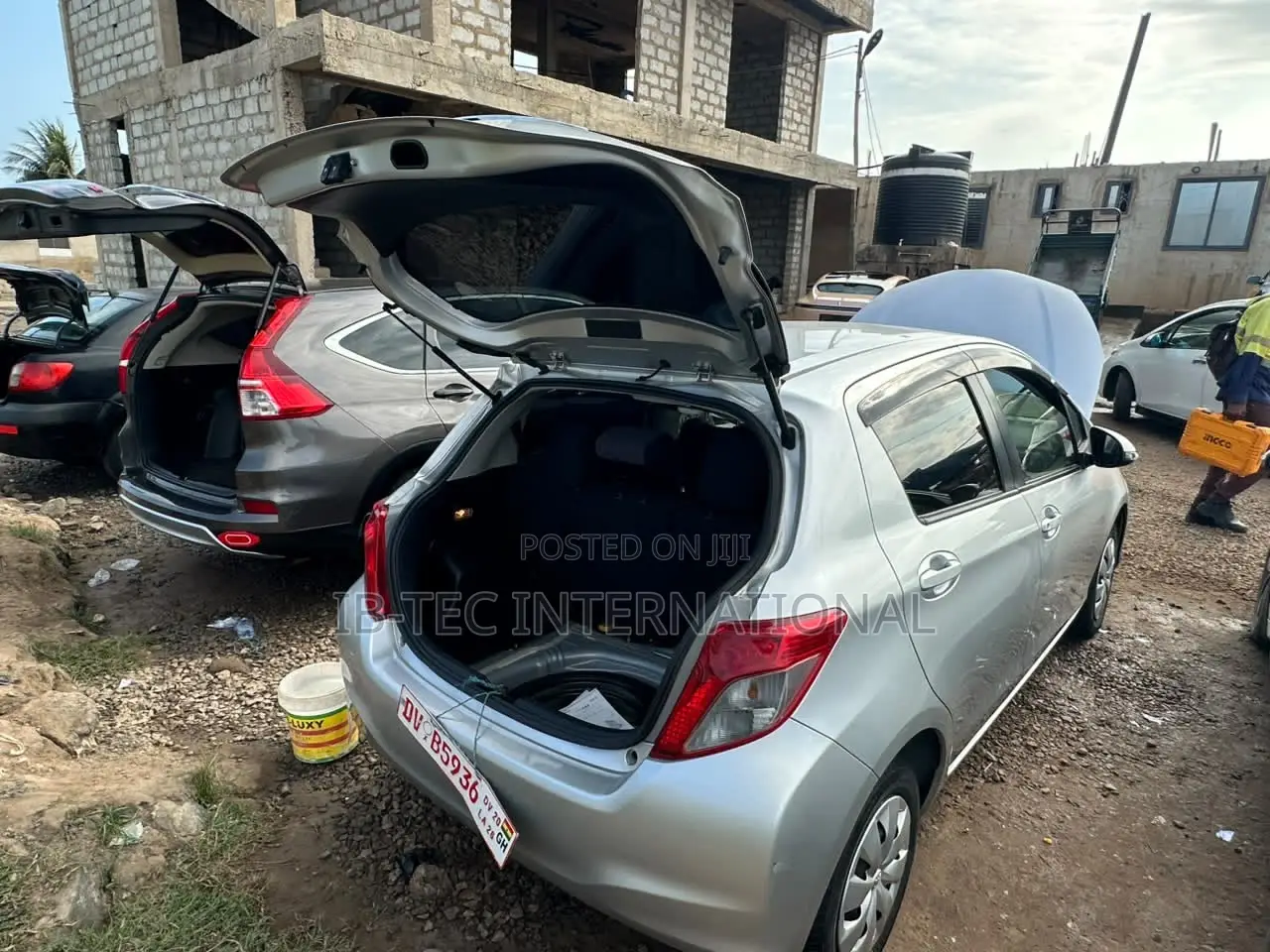 Toyota Vitz 2014 Silver