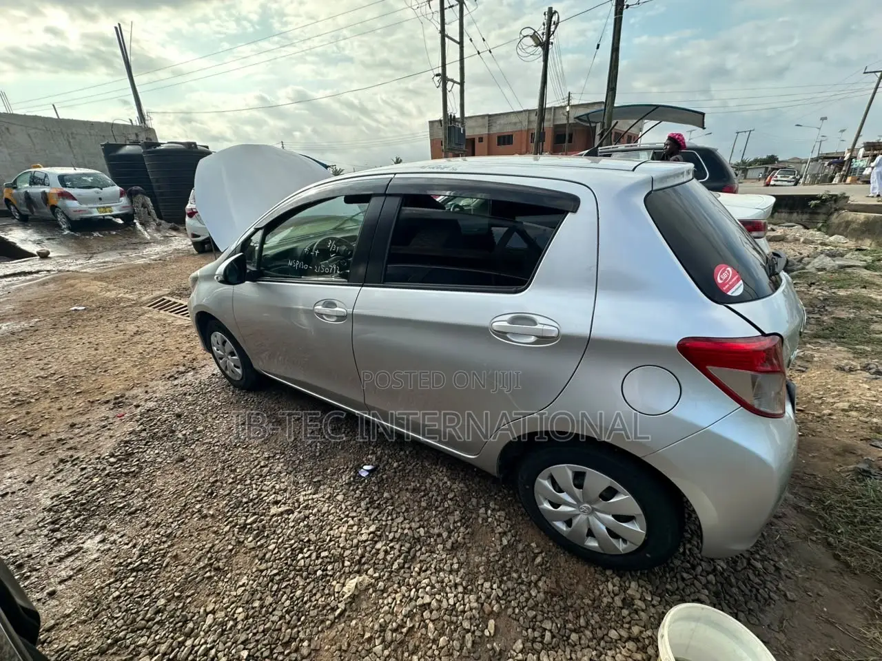 Toyota Vitz 2014 Silver