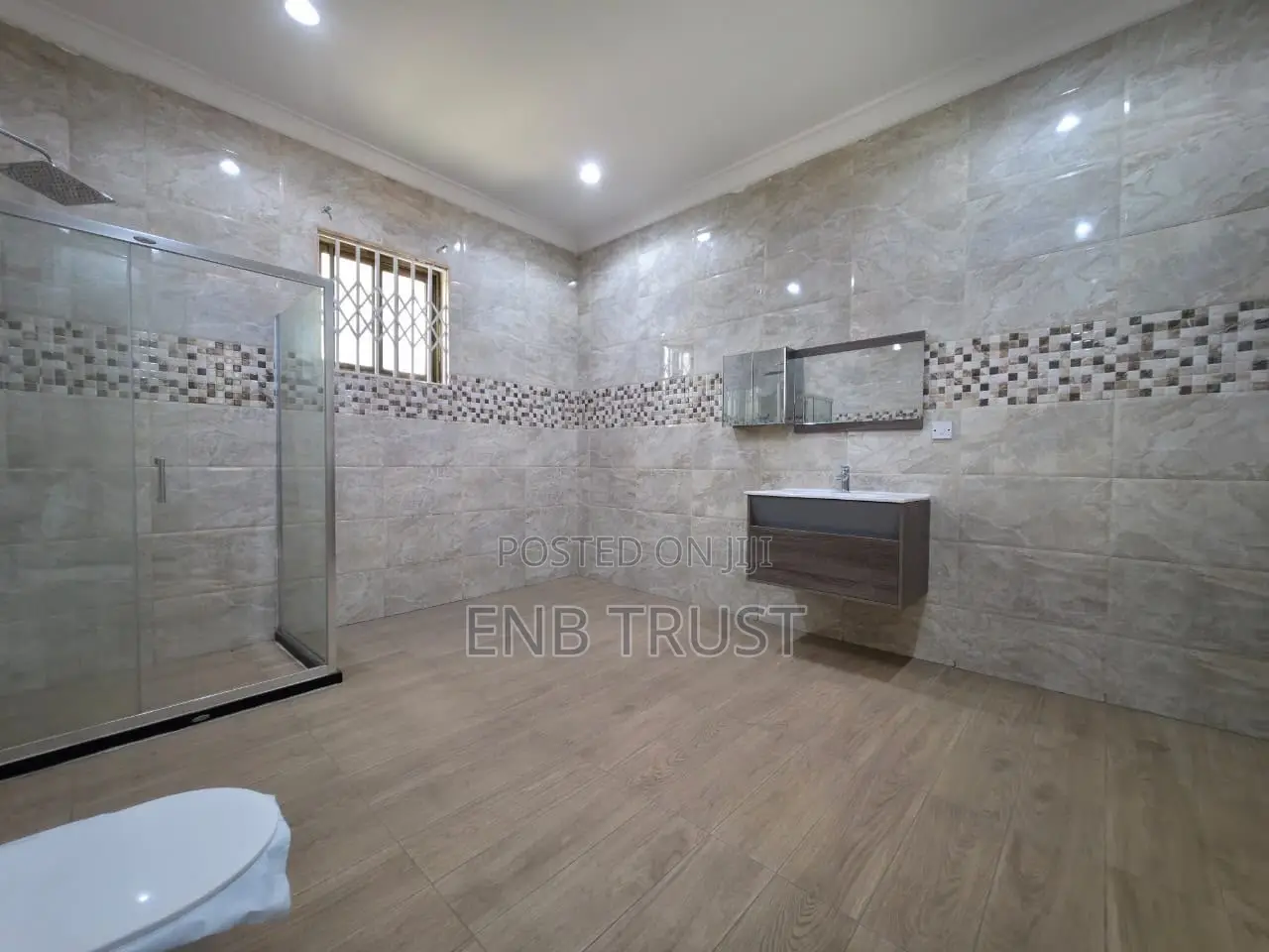 8bdrm Duplex in East Legon, A&C Mall Area for rent