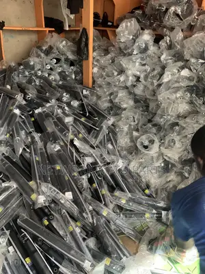 High Quality Back Shocks Absorbers for Toyota,jonda,hyundai and More
