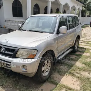 Mitsubishi Pajero 2002 Silver