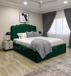 Emerald Green Luxury Queen Size Bed