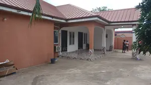 2bdrm Apartment in School Junction for rent