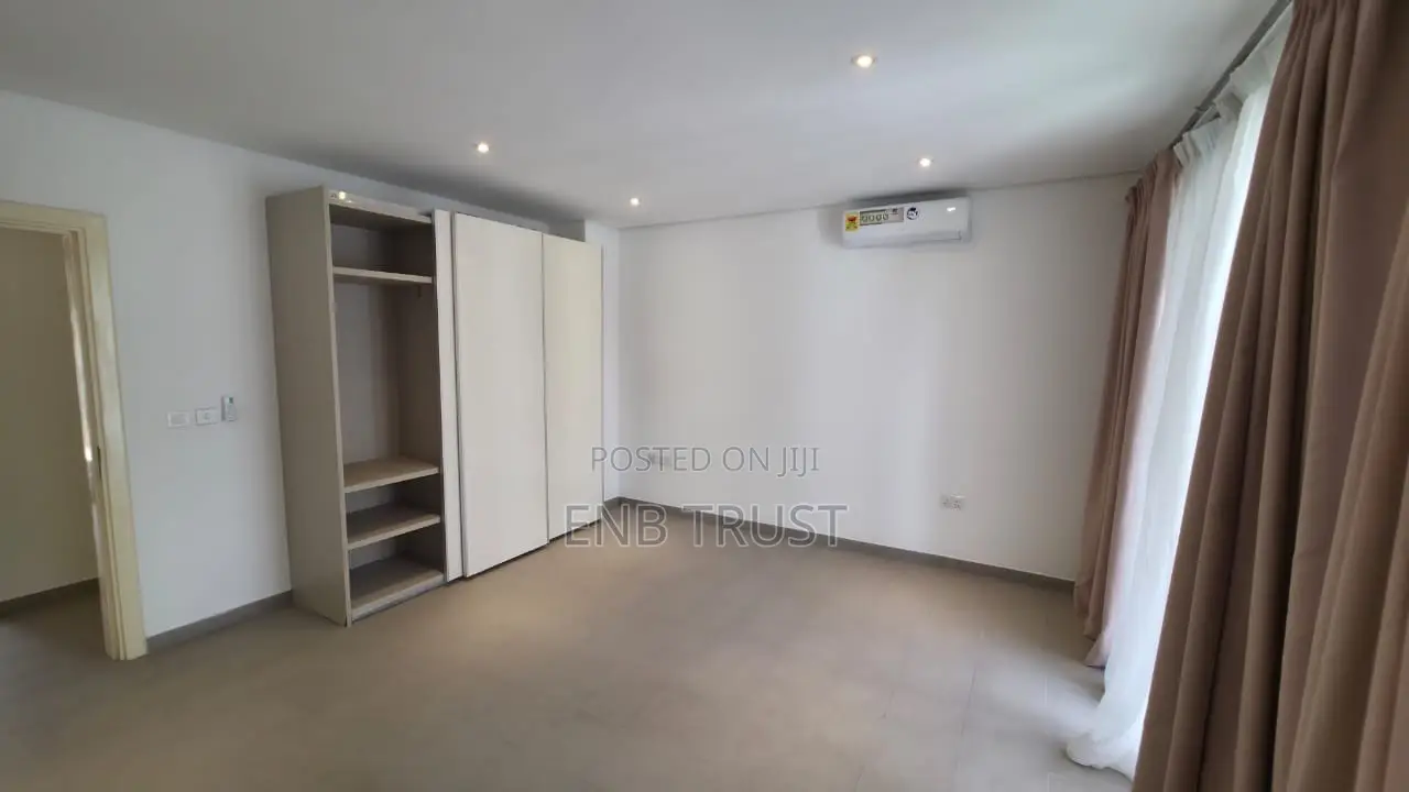 5bdrm Duplex in Cantonments, Acquinas for rent