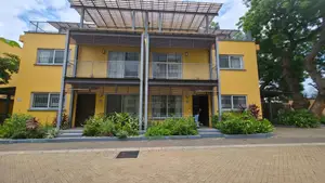 5bdrm Duplex in Cantonments, Acquinas for rent