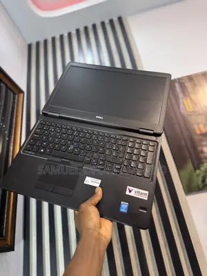 Laptop Dell Latitude E5550 8GB Intel Core i5 SSD 256GB