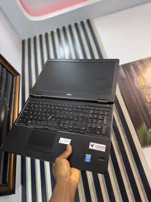 Laptop Dell Latitude E5550 8GB Intel Core i5 SSD 256GB