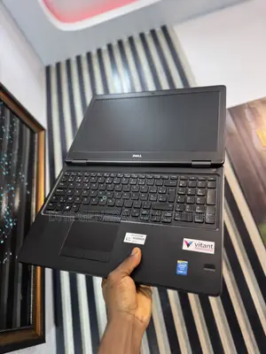 Laptop Dell Latitude E5550 8GB Intel Core i5 SSD 256GB