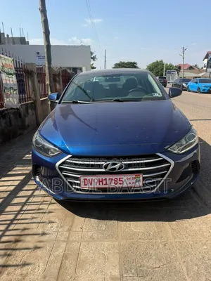 Hyundai Elantra Limited Sedan FWD (2.0L 4cyl 6A) 2017 Blue