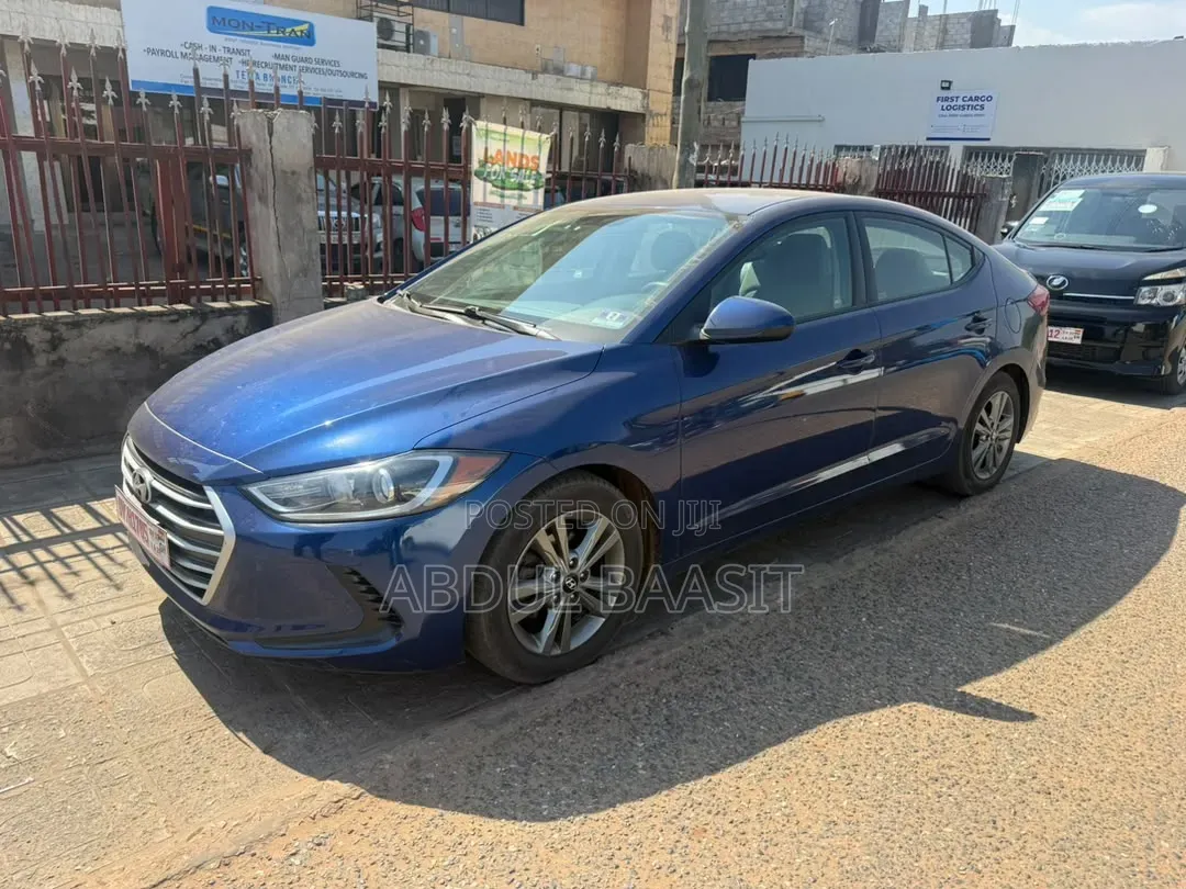 Hyundai Elantra Limited Sedan FWD (2.0L 4cyl 6A) 2017 Blue