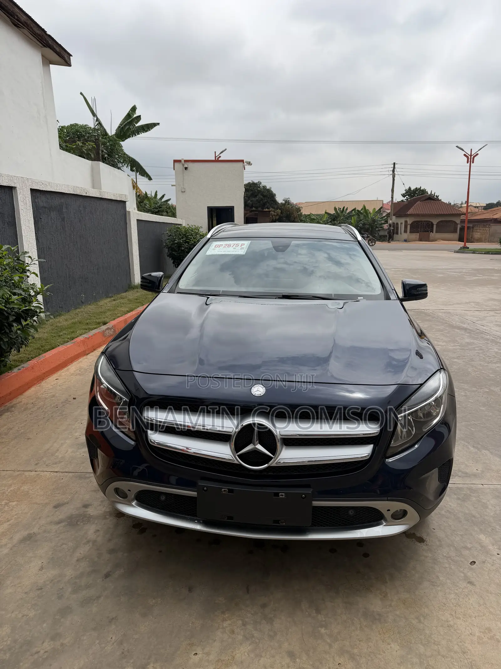 Mercedes-Benz GLA-Class GLA200 Sport Utility 4-Door (2.0L, 4cyl Turbo)