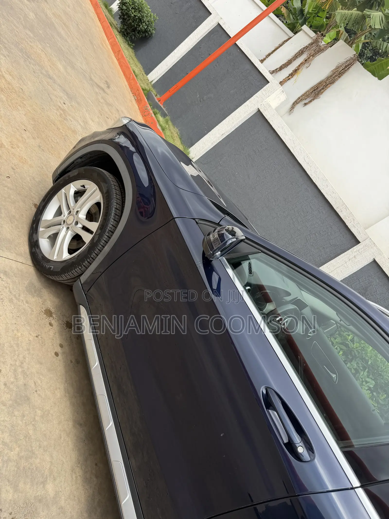 Mercedes-Benz GLA-Class GLA200 Sport Utility 4-Door (2.0L, 4cyl Turbo)