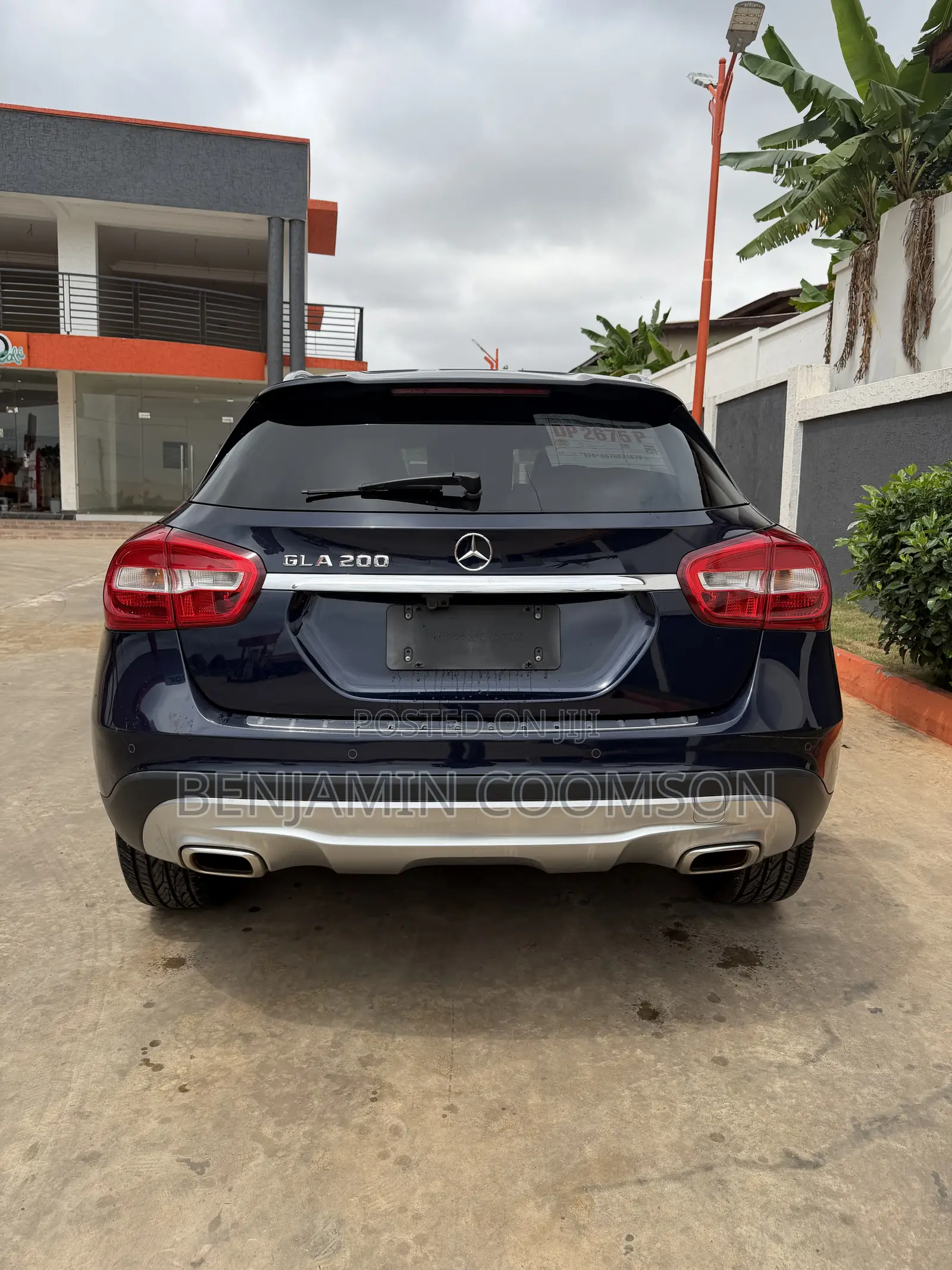 Mercedes-Benz GLA-Class GLA200 Sport Utility 4-Door (2.0L, 4cyl Turbo)
