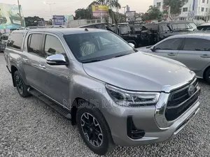 Toyota Hilux Rugged 4x4 2018 Silver