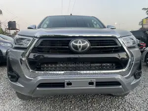 Toyota Hilux Rugged 4x4 2018 Silver