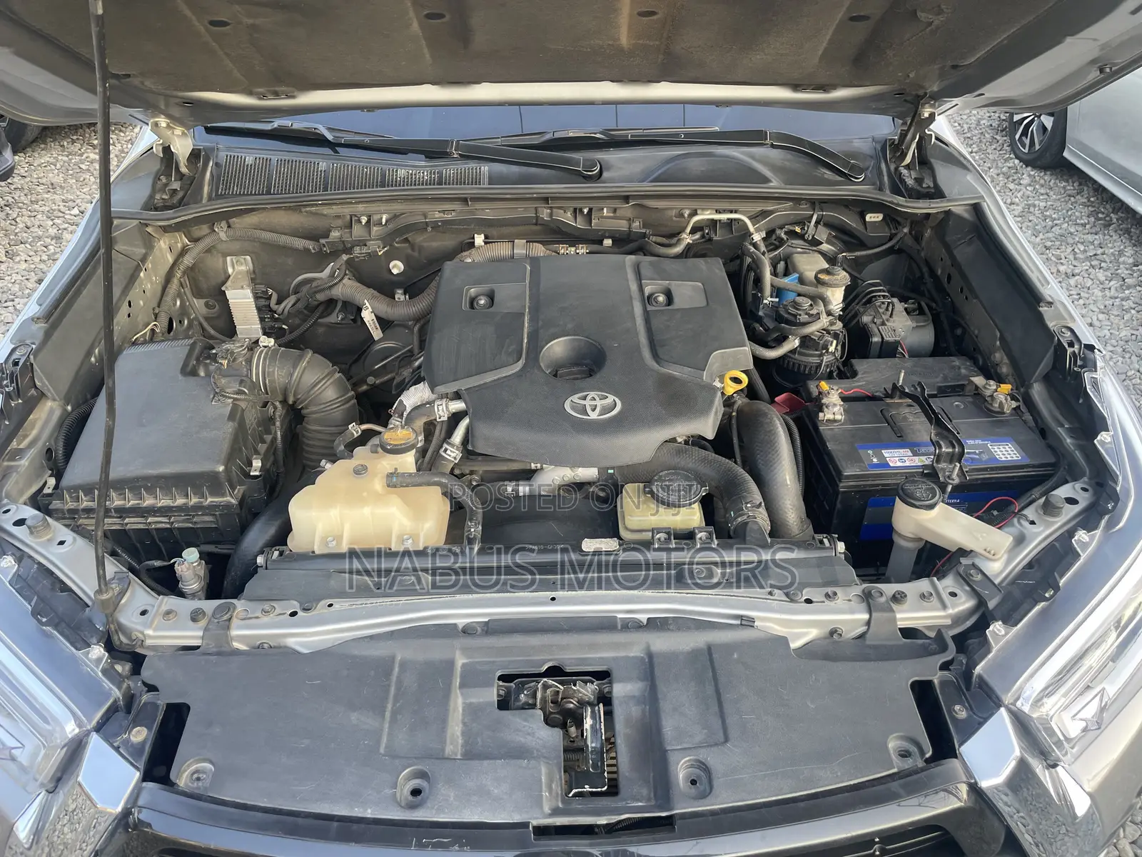 Toyota Hilux Rugged 4x4 2018 Silver