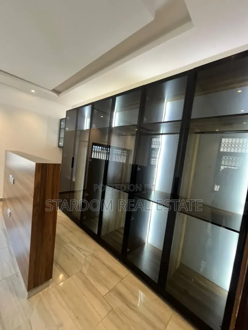 5bdrm Duplex in East Legon, A&C Mall Area for rent