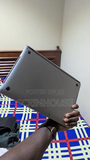 Laptop Apple MacBook Pro 2019 8GB Intel Core i5 SSHD (Hybrid) 512GB