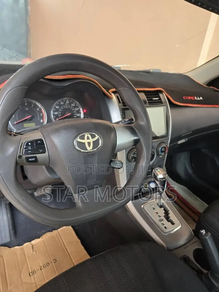 Toyota Corolla S 4dr Sedan (1.8L 4cyl 4A) 2013 Gray