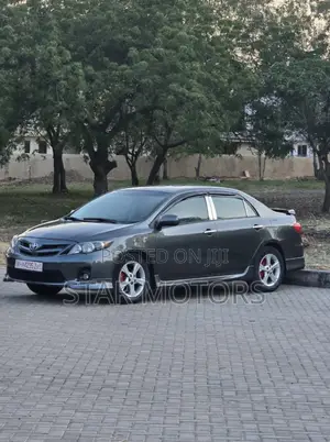 Toyota Corolla S 4dr Sedan (1.8L 4cyl 4A) 2013 Gray