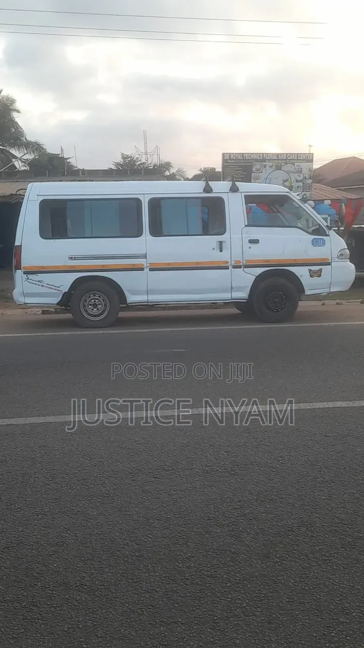 Hyundai H-100 2002 White